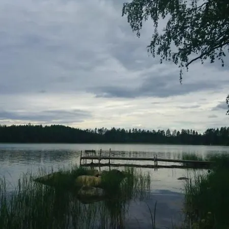 Eraemoekki Puruveden Rannalla *